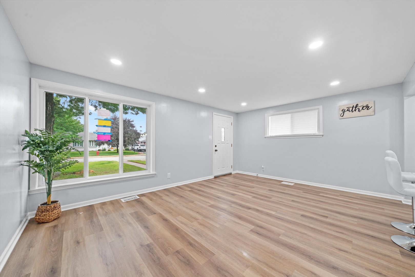 4608 W 90th Place