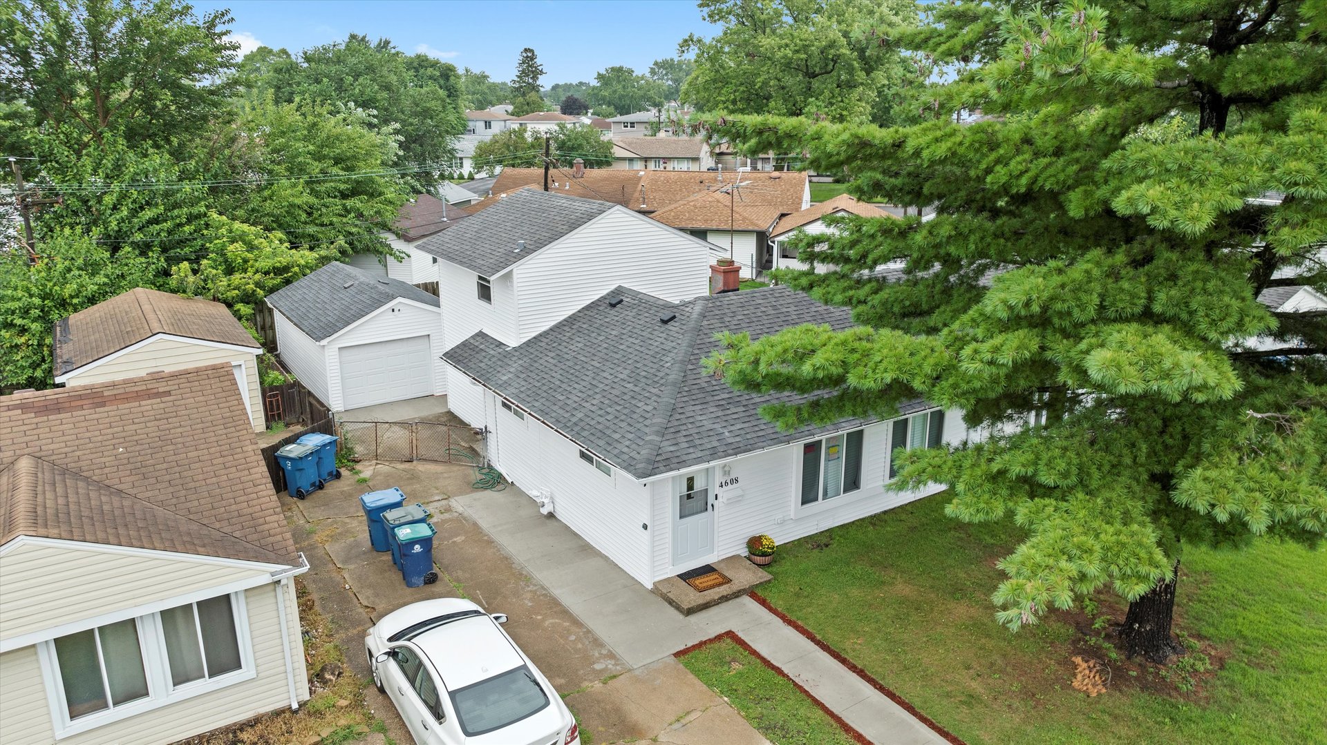 4608 W 90th Place