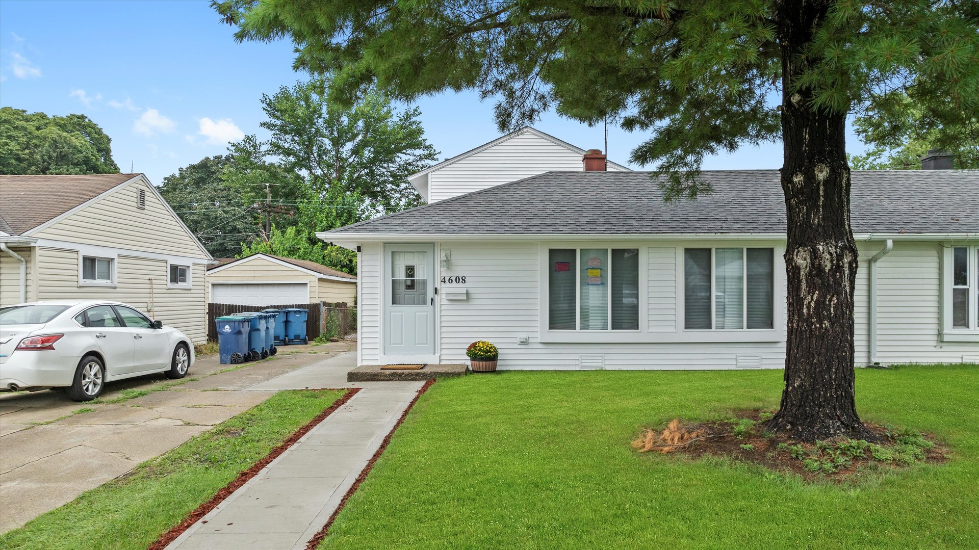 4608 W 90th Place