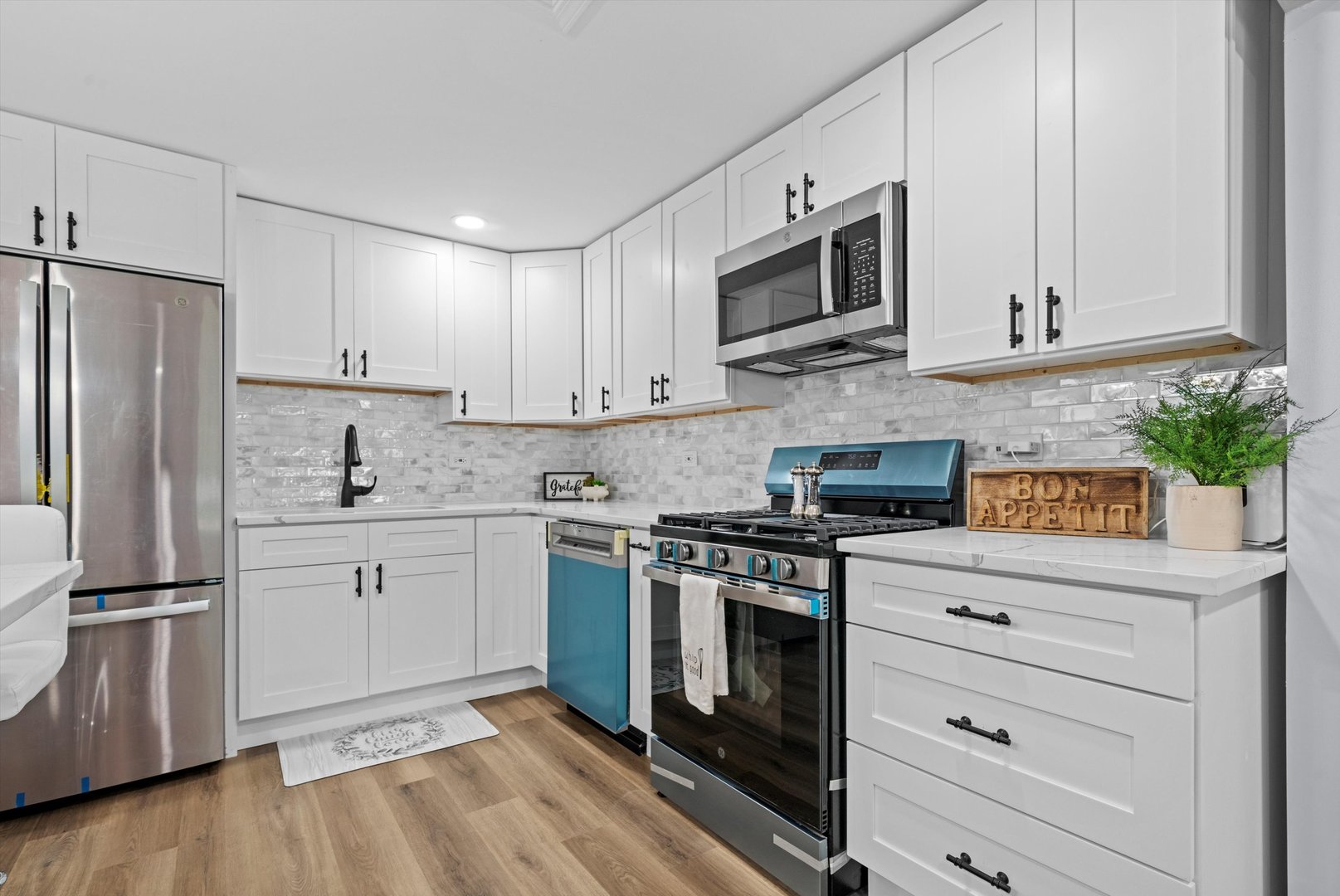 4608 W 90th Place
