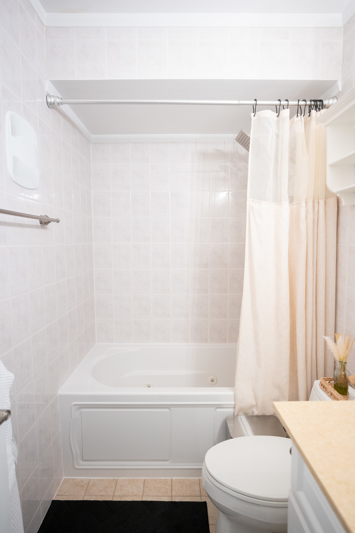 9355 Bay Colony Drive Unit: 3S