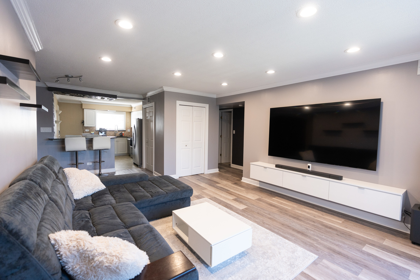 9355 Bay Colony Drive Unit: 3S