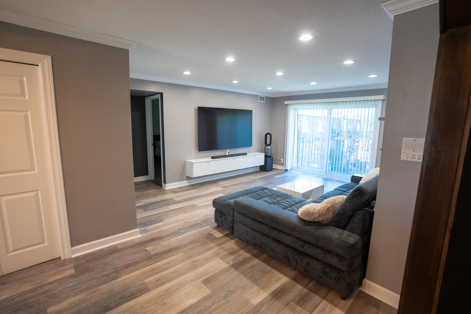 9355 Bay Colony Drive Unit: 3S