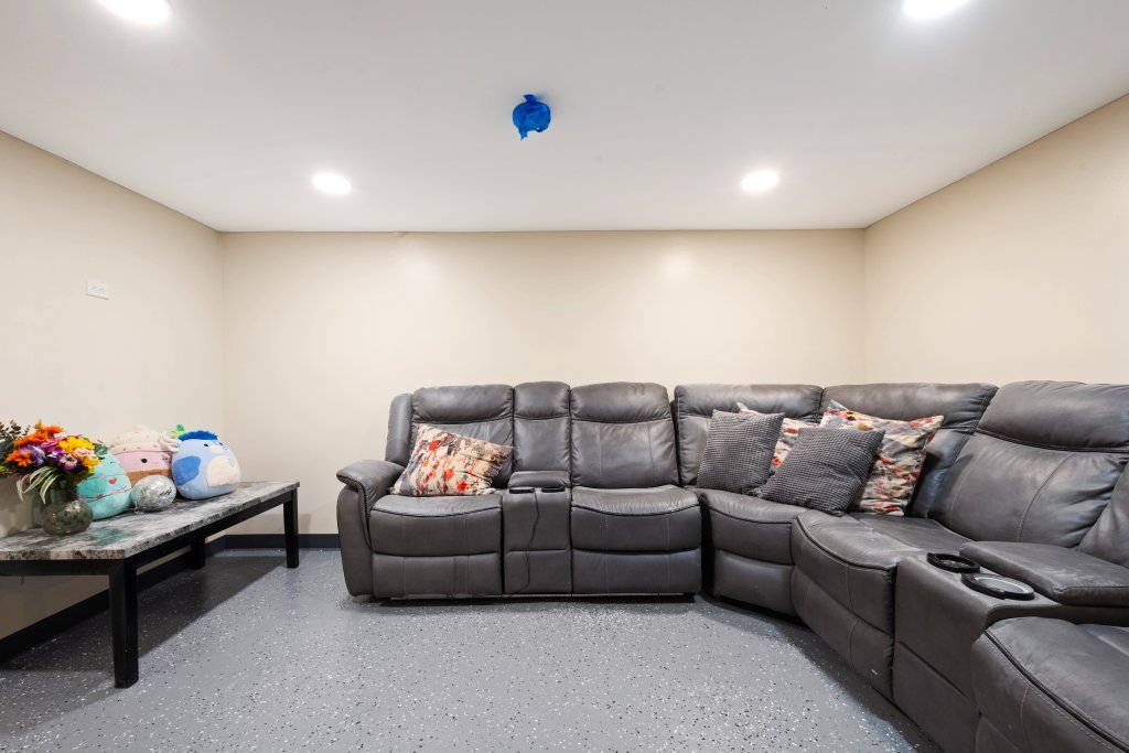 2637 N 73rd Court