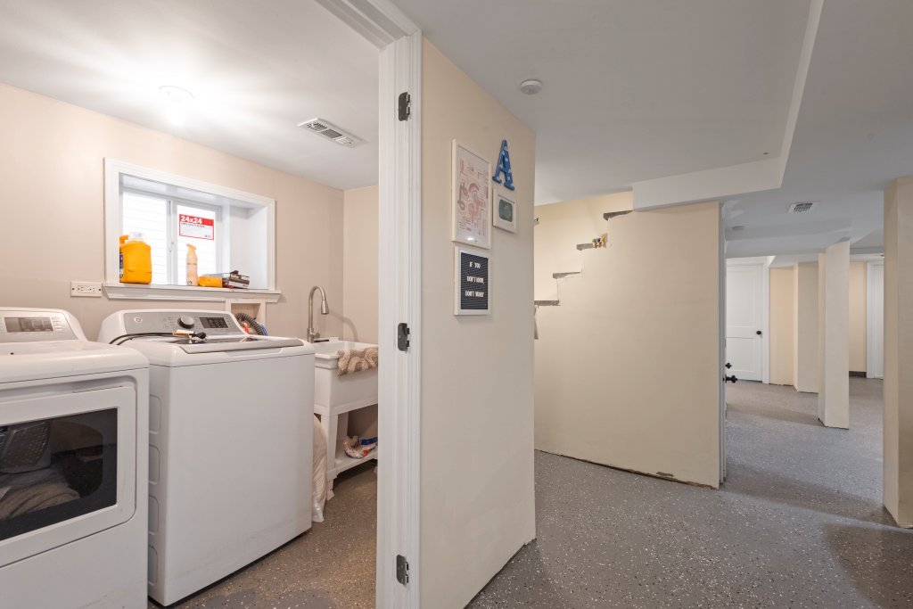 2637 N 73rd Court