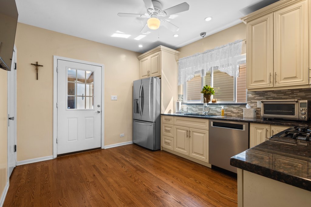 2637 N 73rd Court