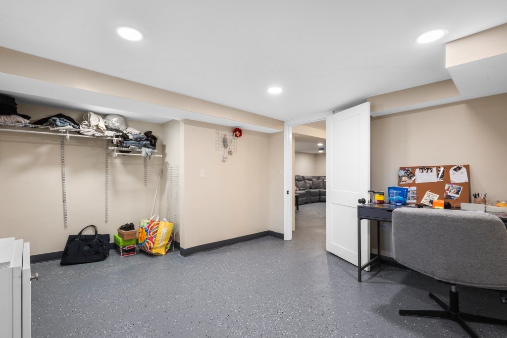 2637 N 73rd Court
