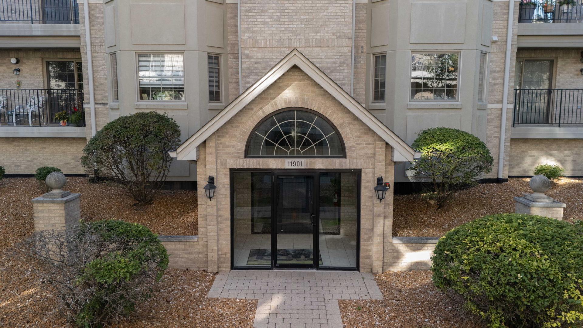 11901 Windemere Court Unit: 301