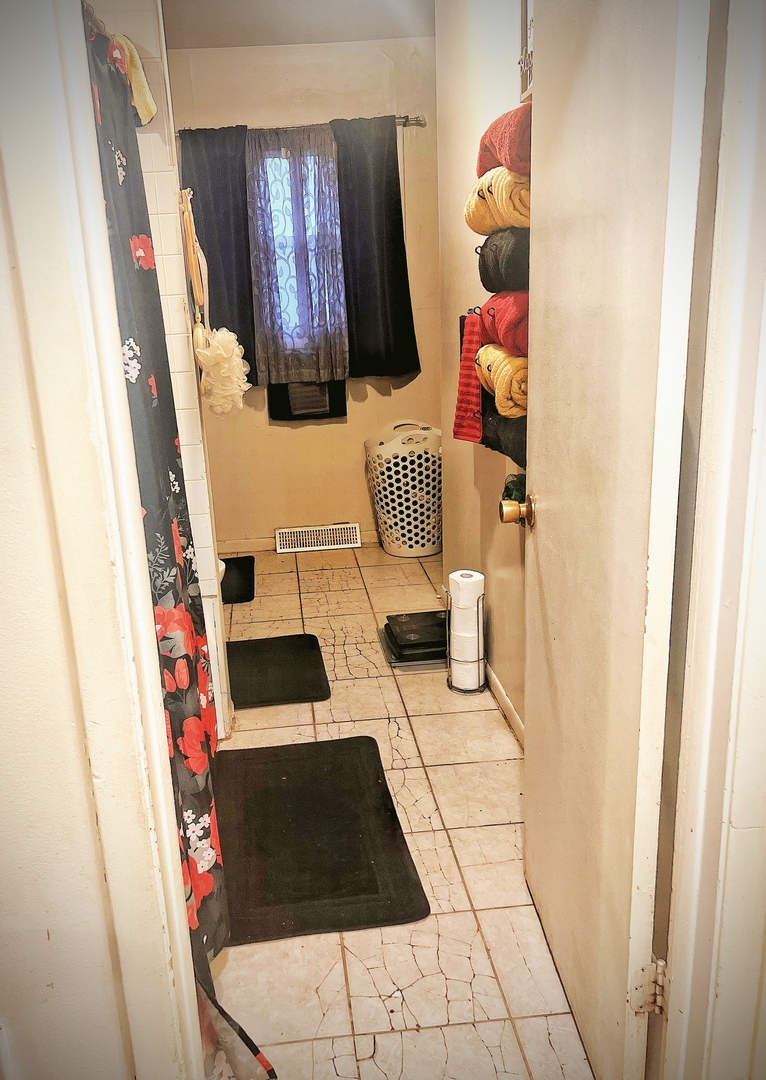 910 Bowling Green Drive