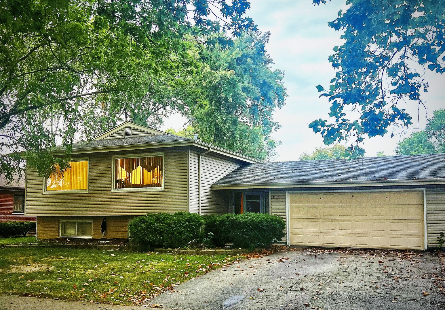 910 Bowling Green Drive