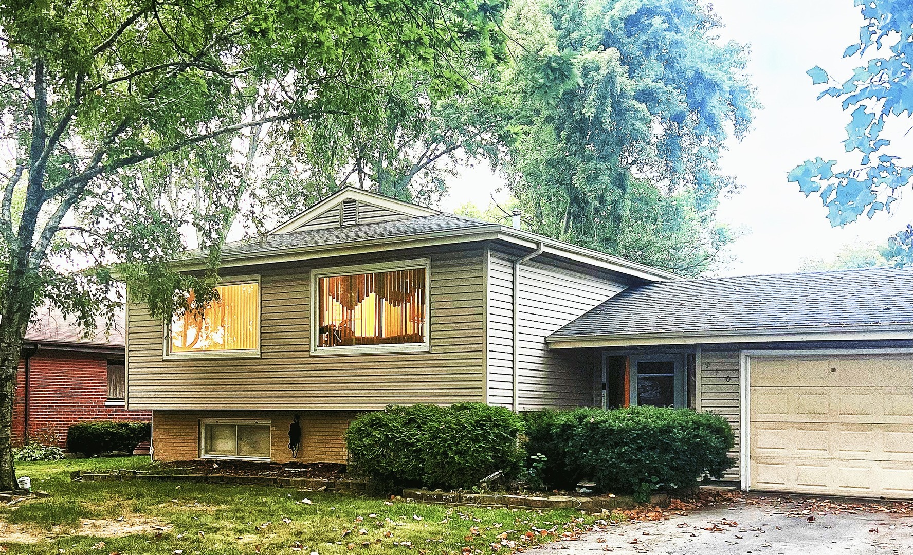 910 Bowling Green Drive