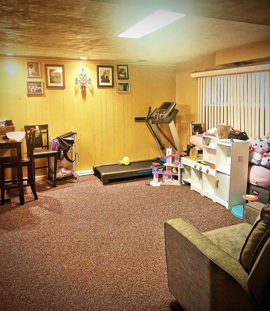 910 Bowling Green Drive