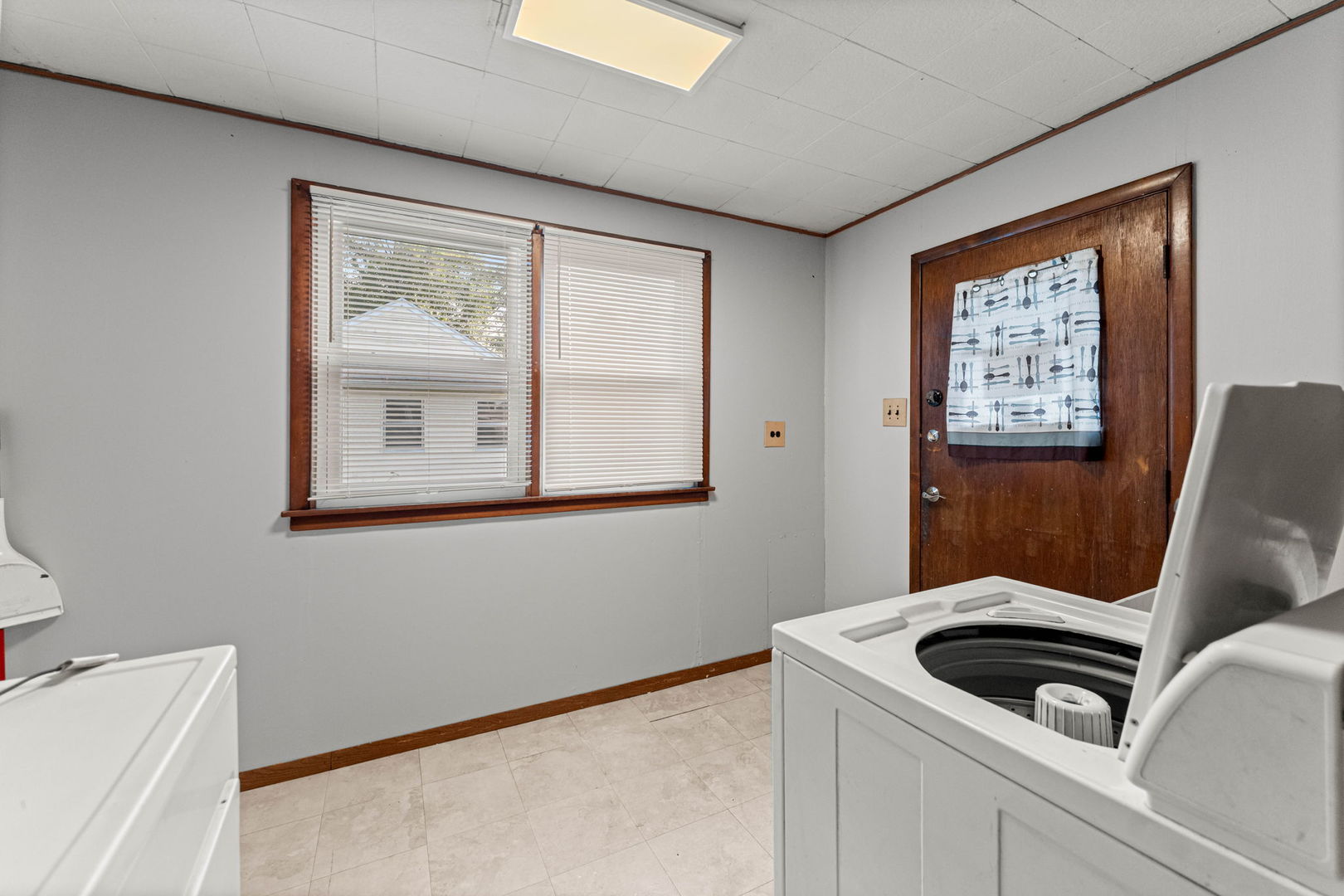 2631 W 97th Place