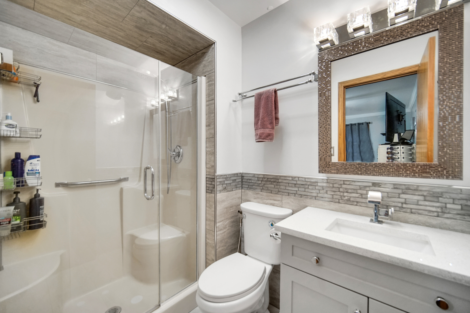 10538 S Central Avenue Unit: 3S