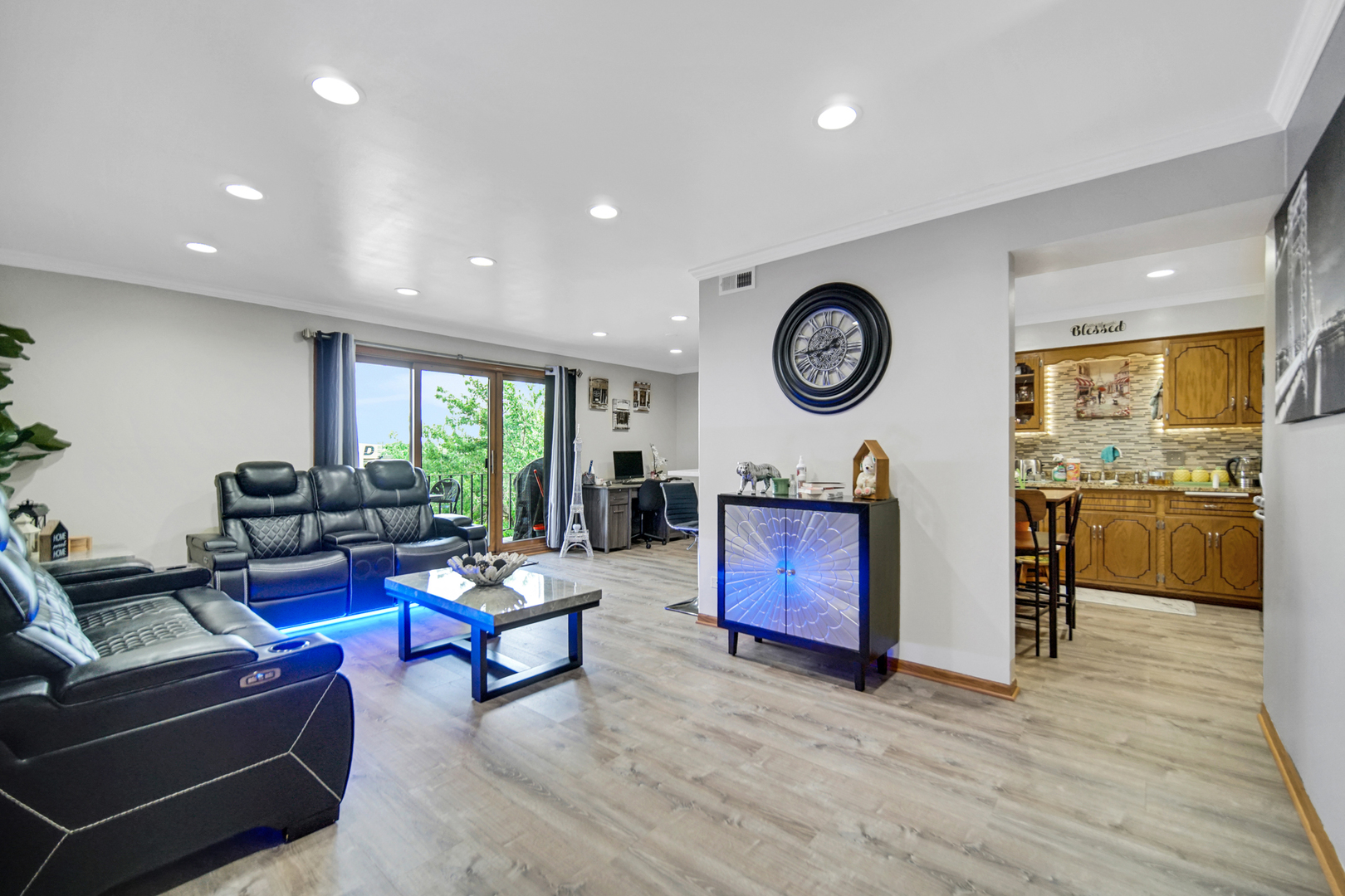 10538 S Central Avenue Unit: 3S