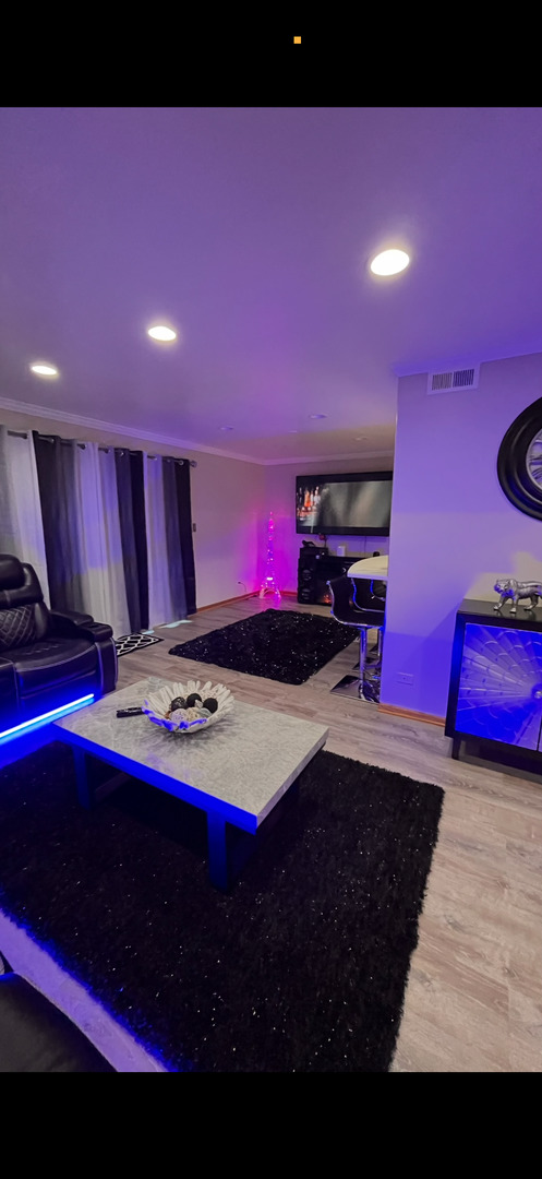 10538 S Central Avenue Unit: 3S
