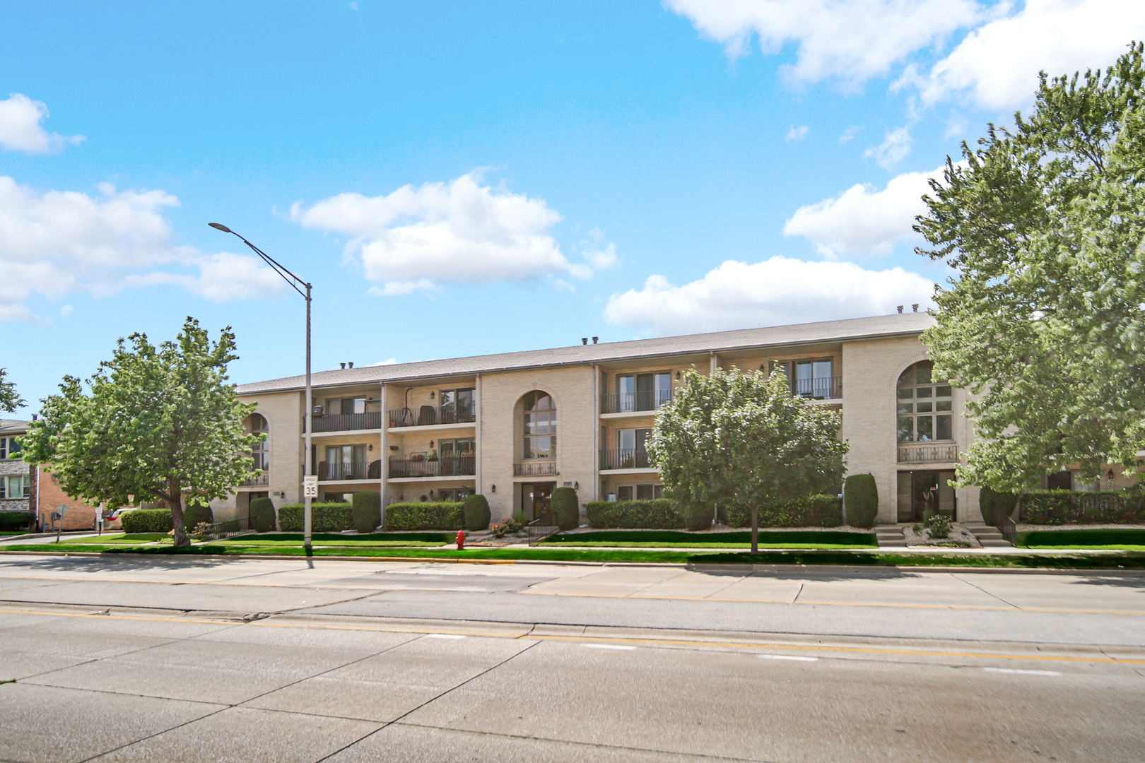 10538 S Central Avenue Unit: 3S
