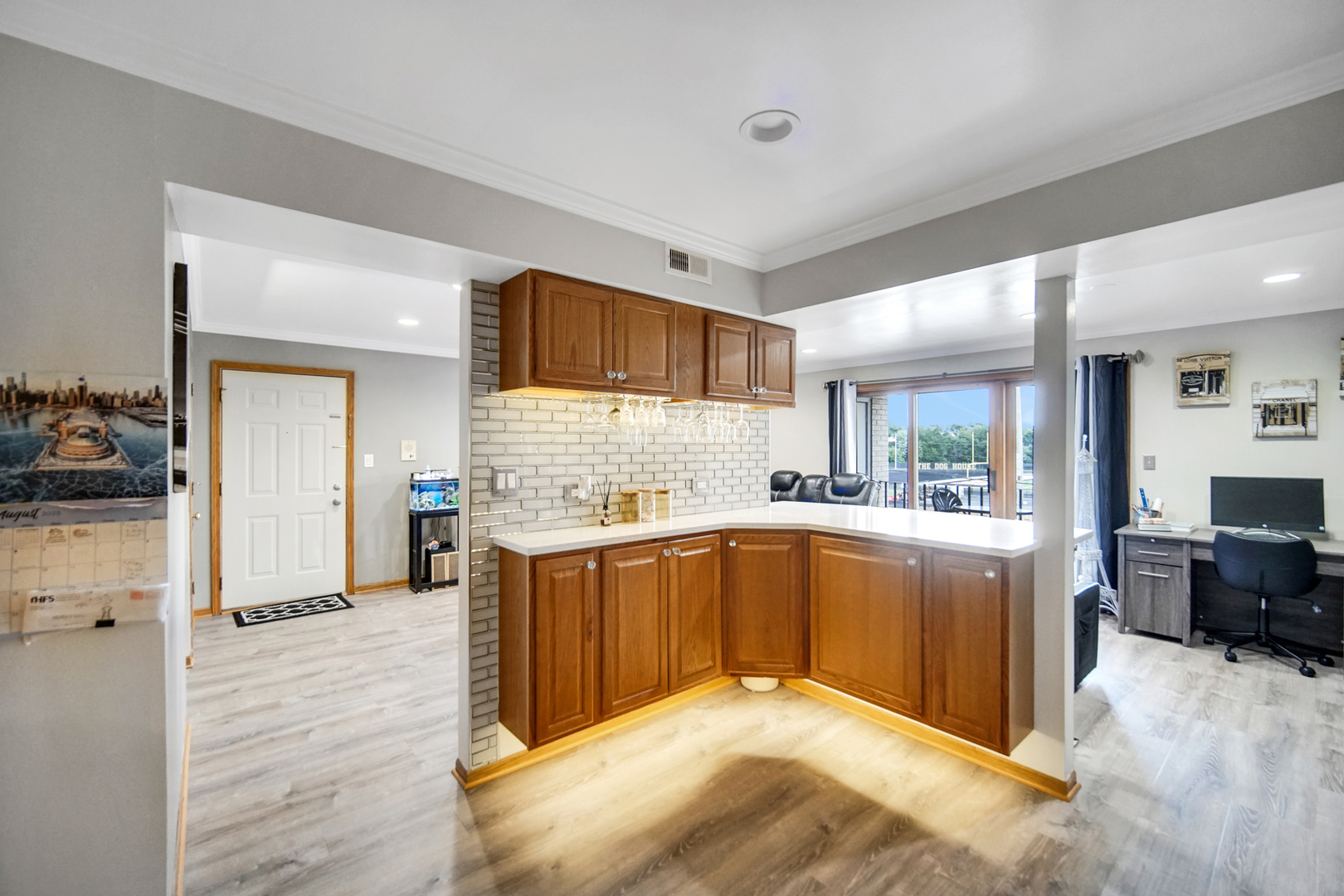 10538 S Central Avenue Unit: 3S