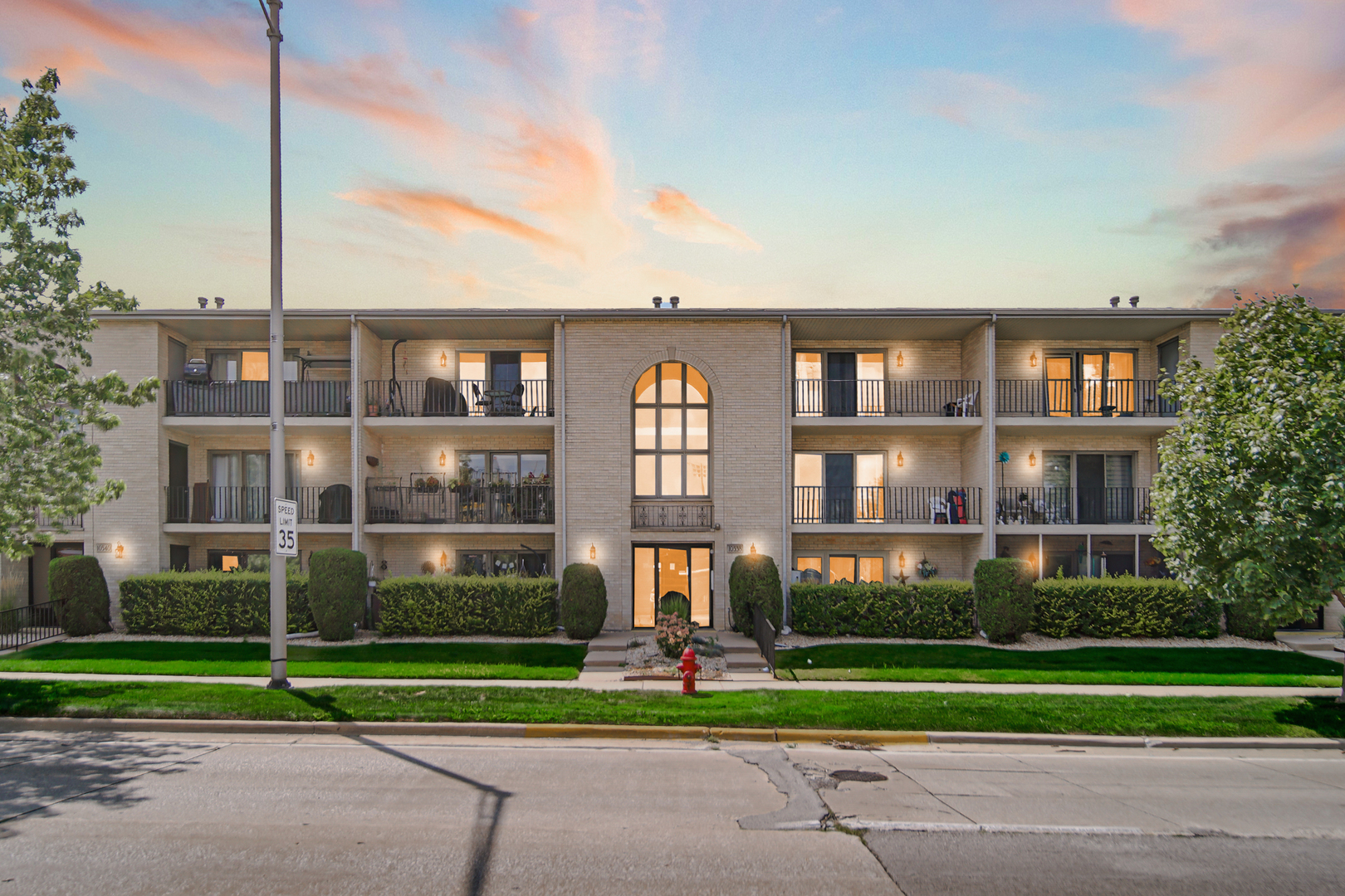 10538 S Central Avenue Unit: 3S