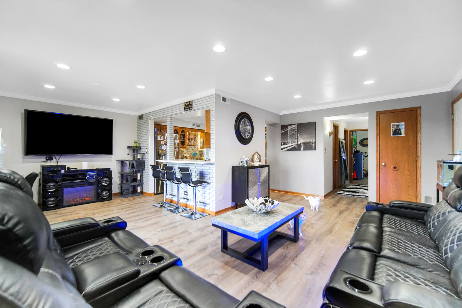 10538 S Central Avenue Unit: 3S