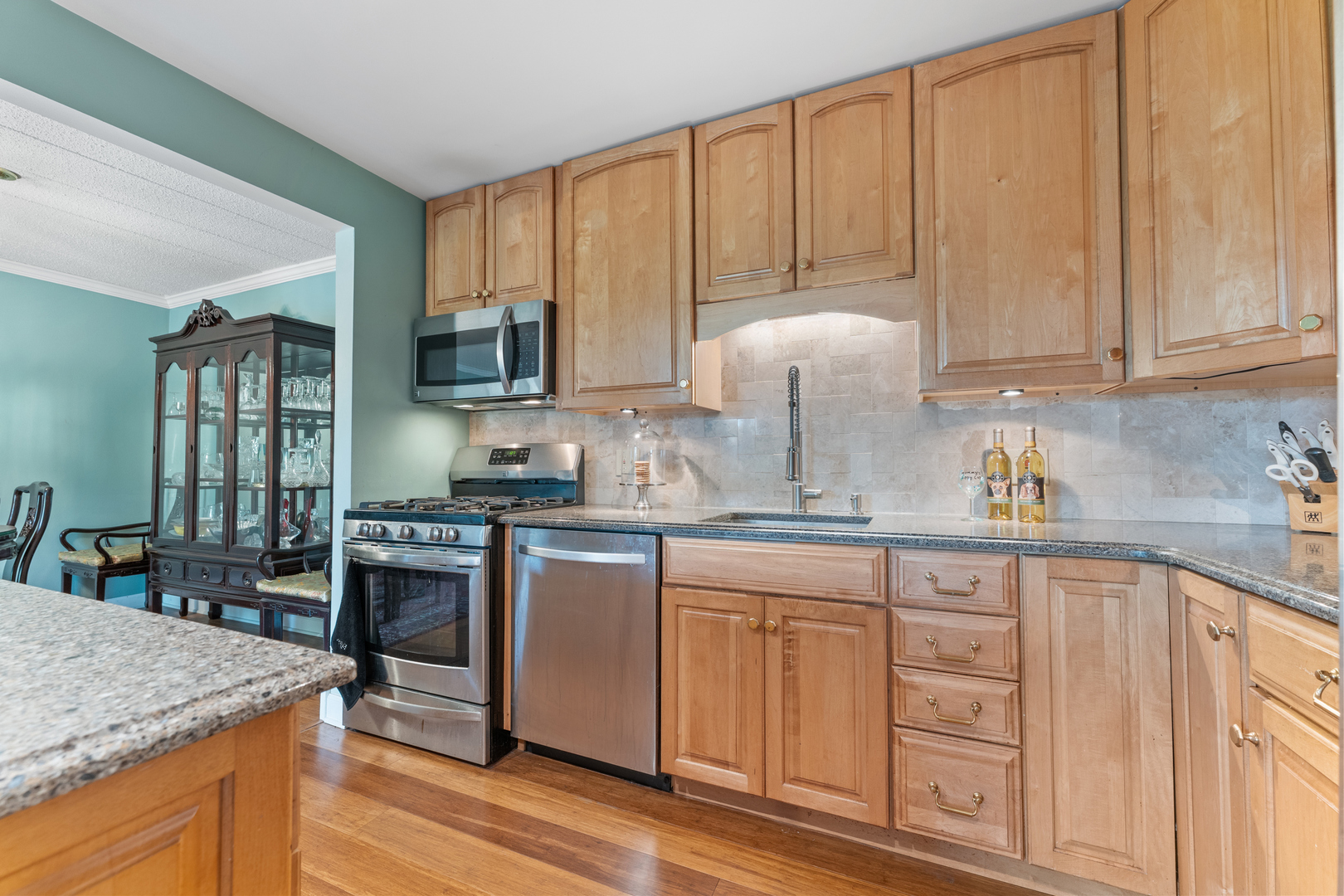 110 W Butterfield Road Unit: 502S