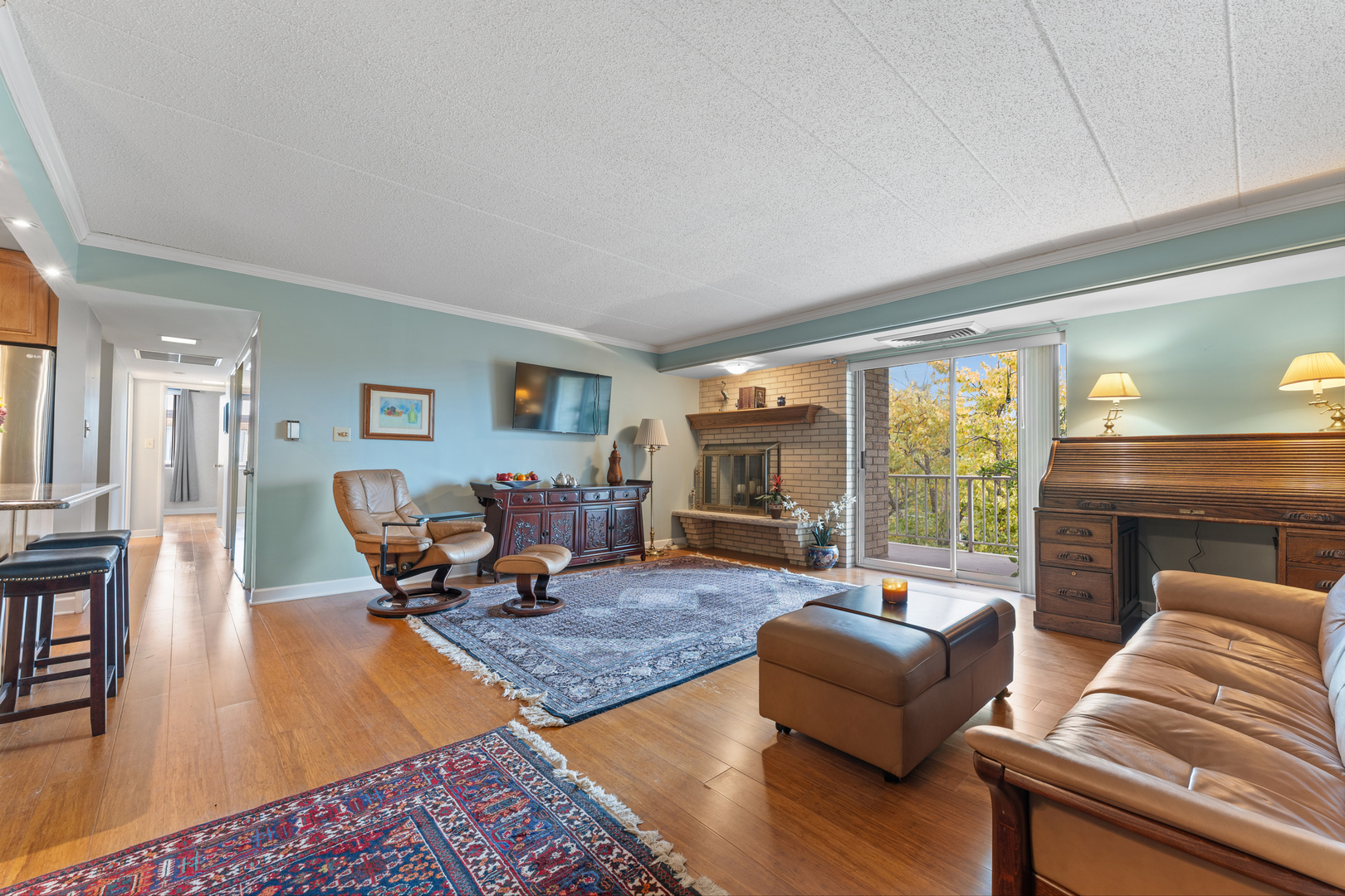 110 W Butterfield Road Unit: 502S