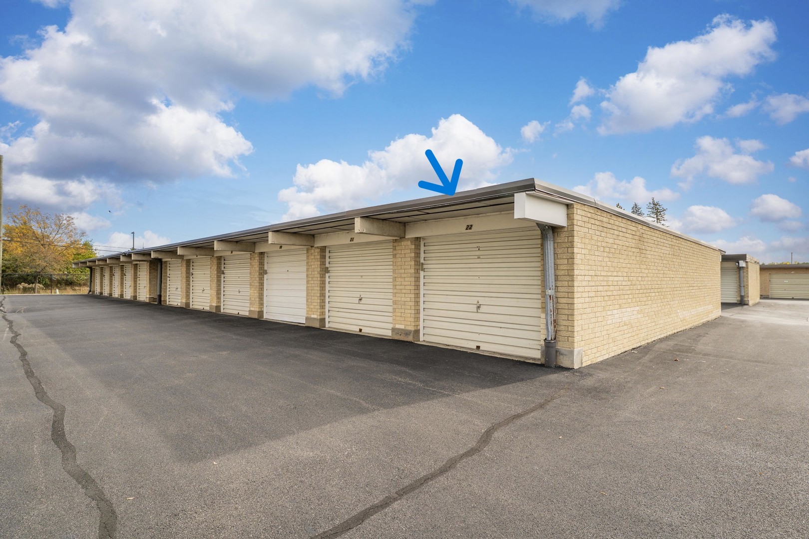 110 W Butterfield Road Unit: 502S