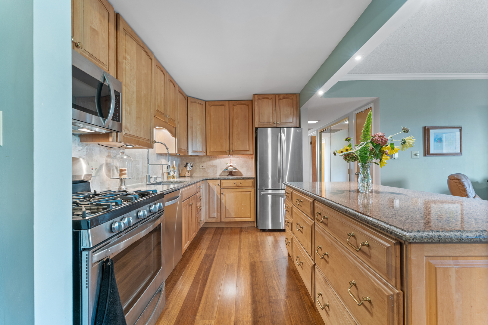 110 W Butterfield Road Unit: 502S