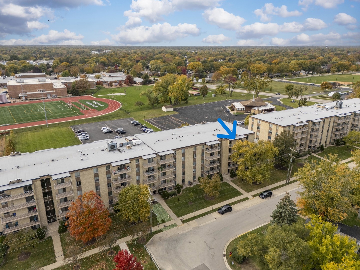 110 W Butterfield Road Unit: 502S