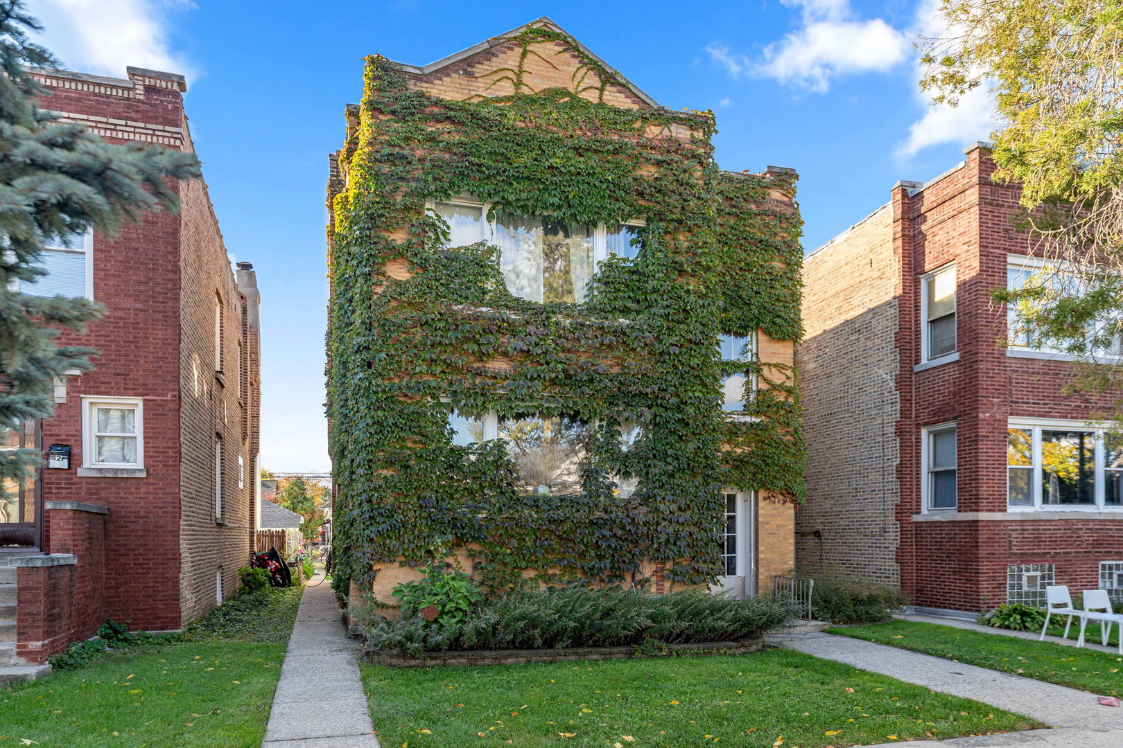 6011 W Dakin Street Unit: 2
