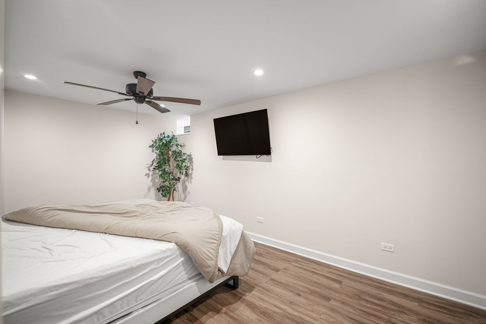 10022 S Seeley Avenue