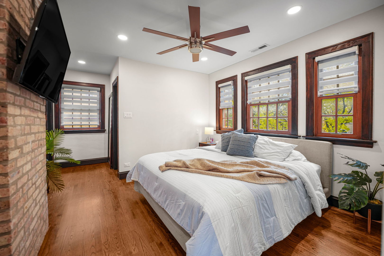 10022 S Seeley Avenue