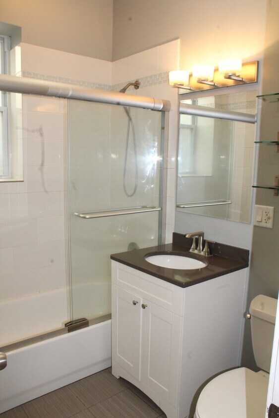 4213 W KAMERLING Avenue Unit: 1