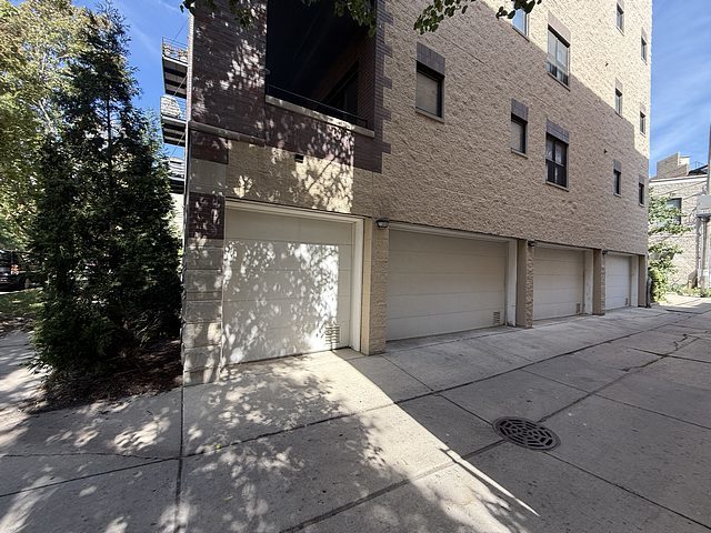 2835 N Lakewood Avenue Unit: P10P19