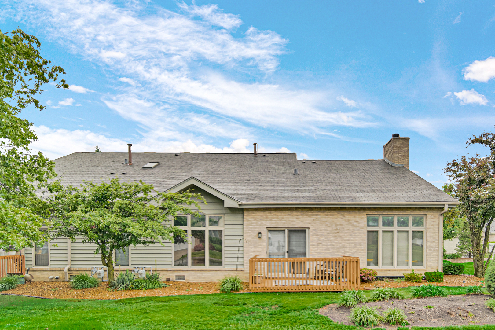 19 W Bay Road