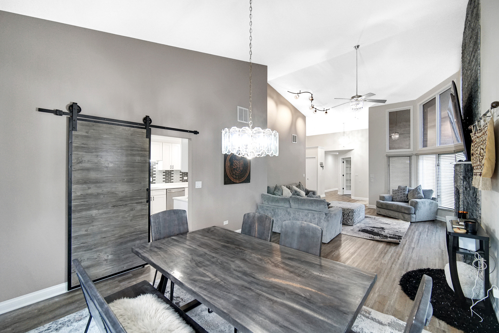 19 W Bay Road