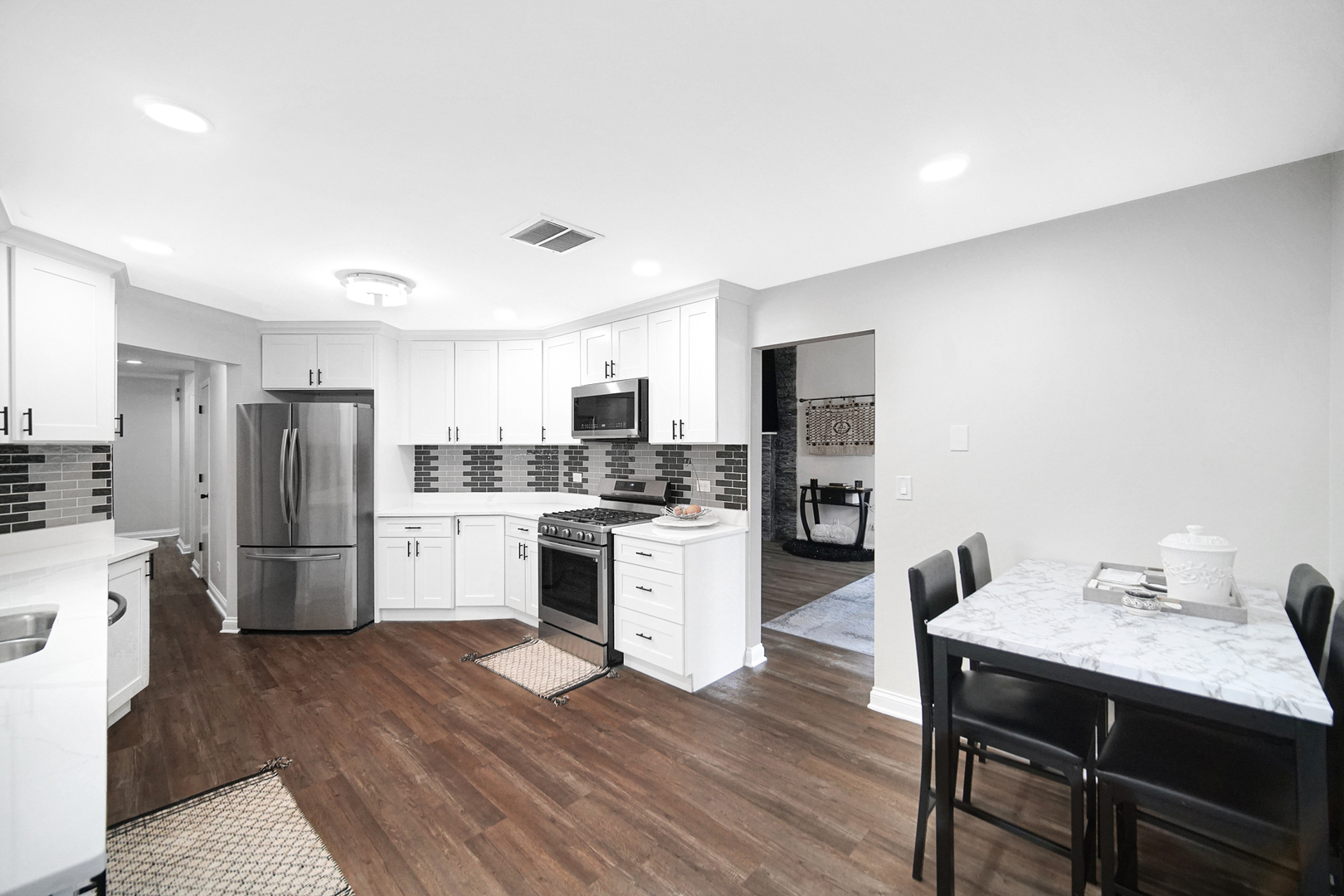 19 W Bay Road