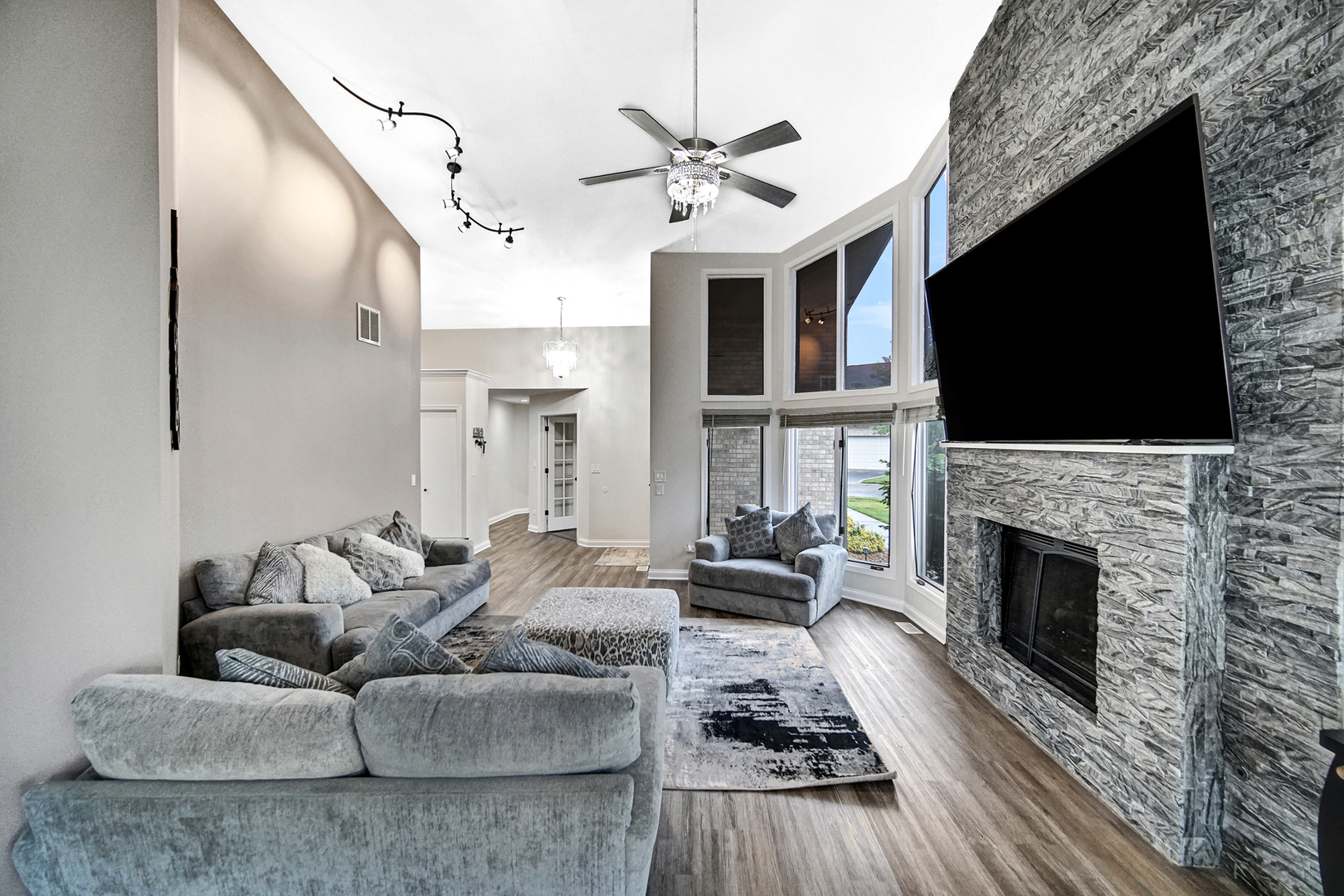 19 W Bay Road