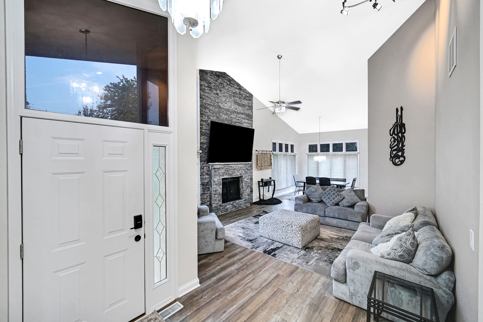 19 W Bay Road