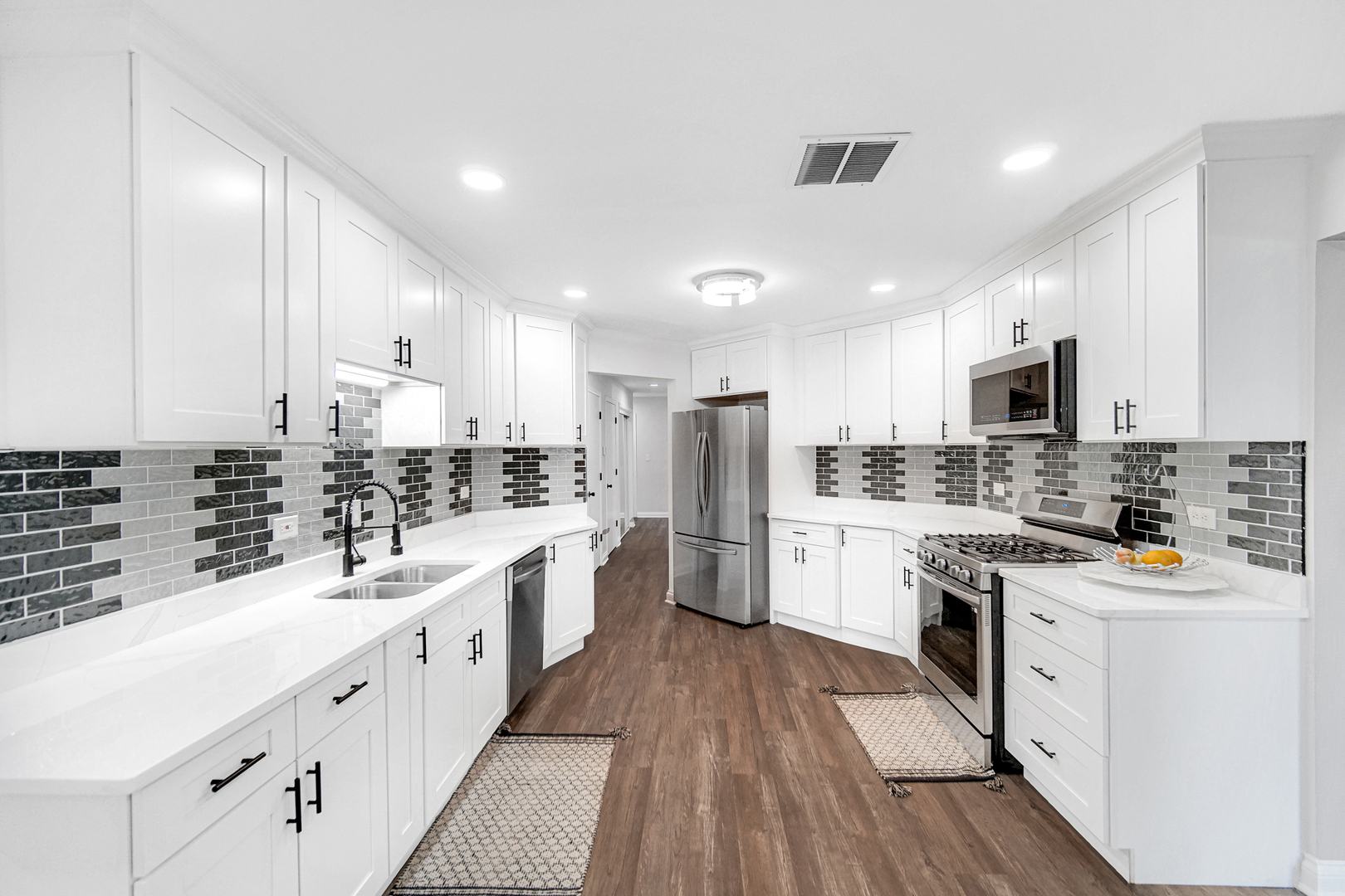 19 W Bay Road