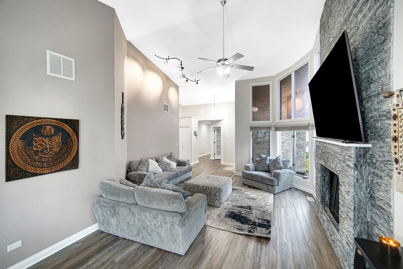 19 W Bay Road