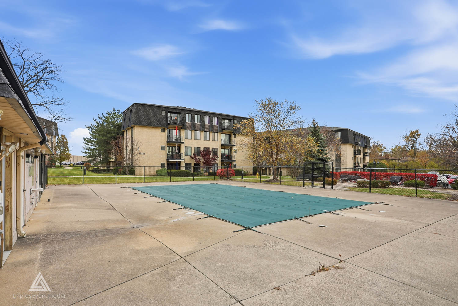 7301 Willow Springs Road Unit: 207