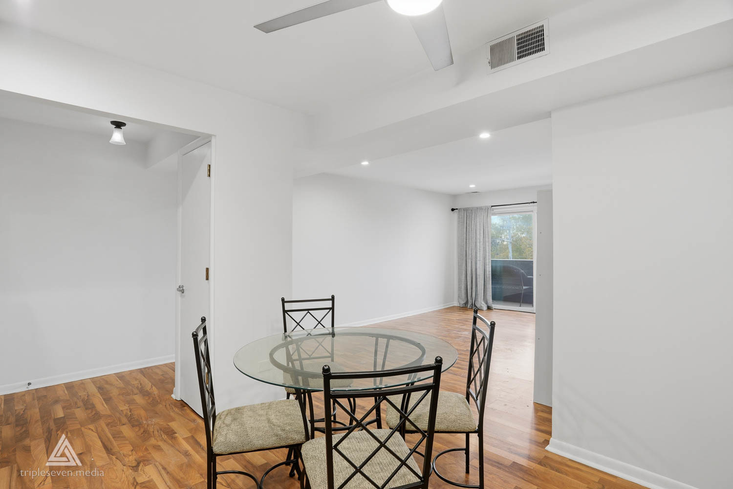 7301 Willow Springs Road Unit: 207