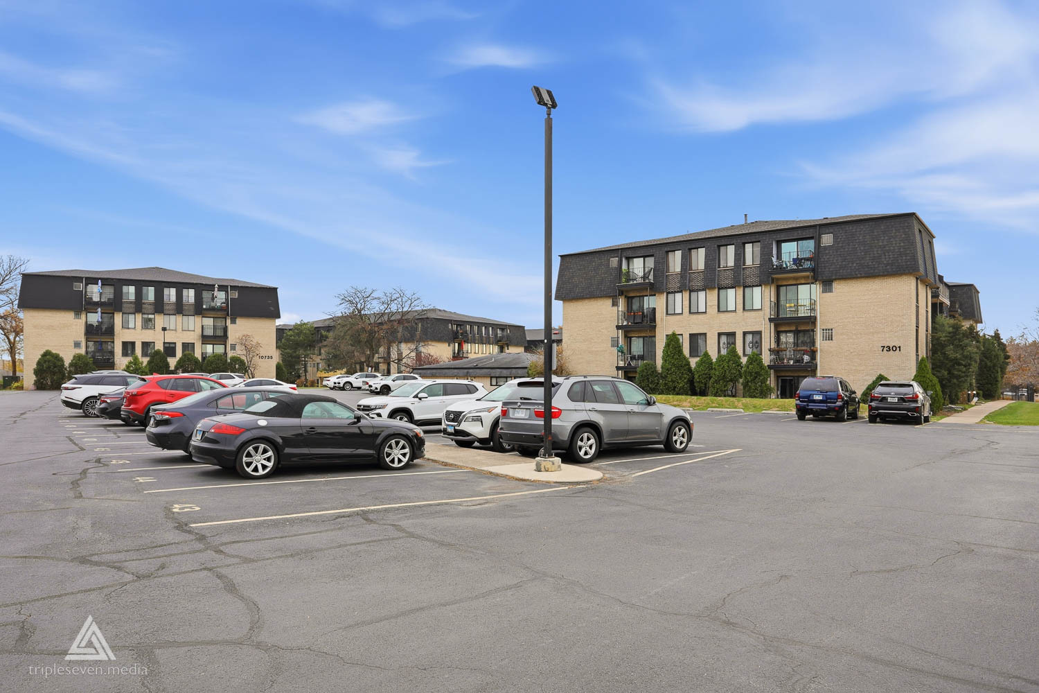 7301 Willow Springs Road Unit: 207