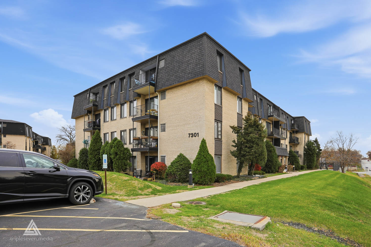 7301 Willow Springs Road Unit: 207