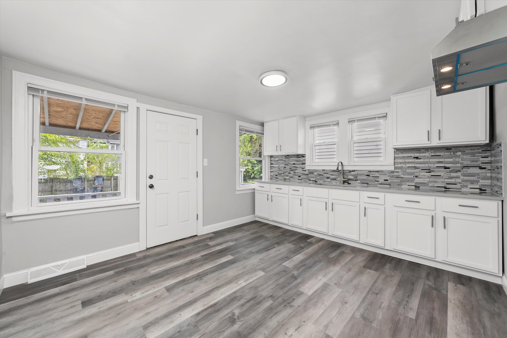 27 E 117th Place