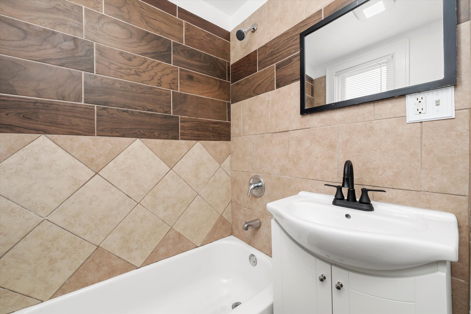 27 E 117th Place