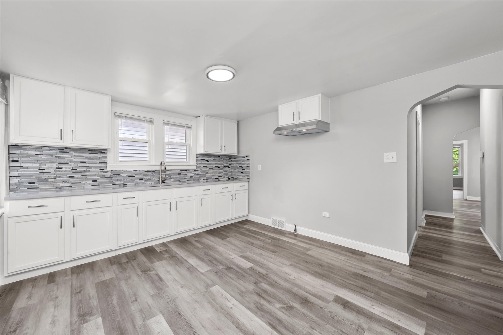 27 E 117th Place