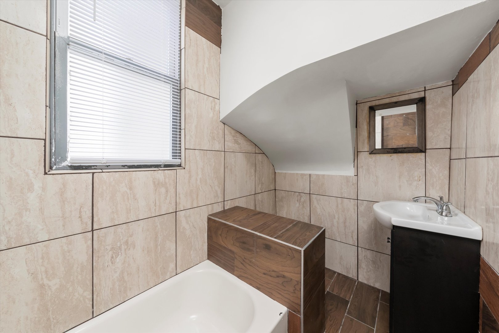 27 E 117th Place