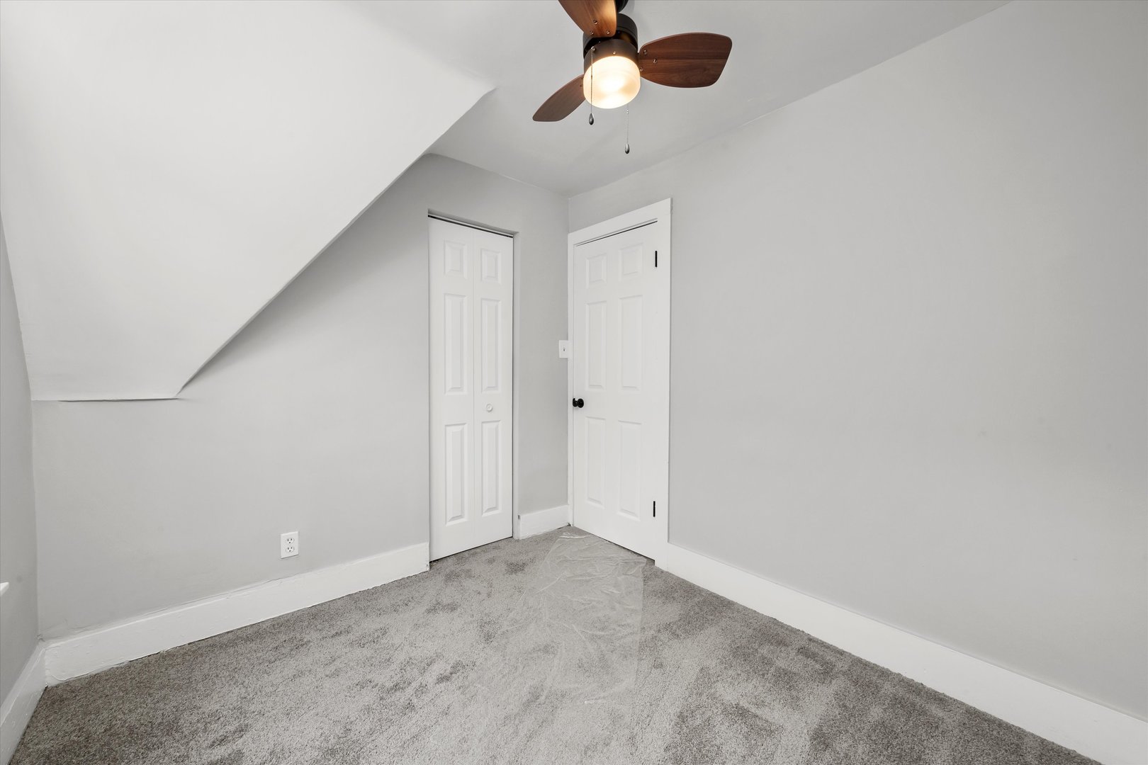 27 E 117th Place